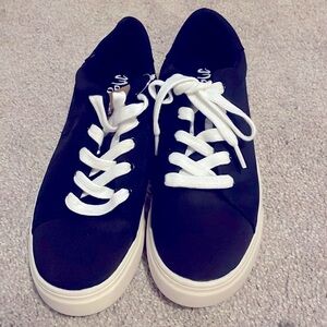 - Mad Love black tennis shoes laceup size 9